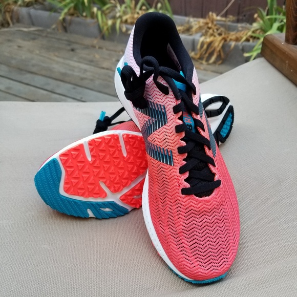 new balance women's 1400v6 running shoe